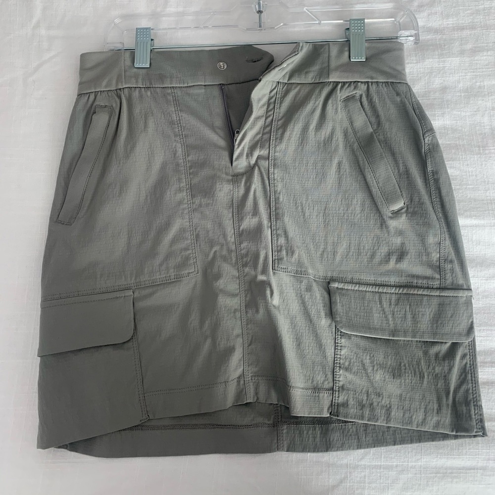 Light gray/taupe athleta skort